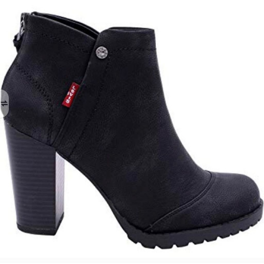 Levi's AMY Heeled Ankle Bootie Size 9